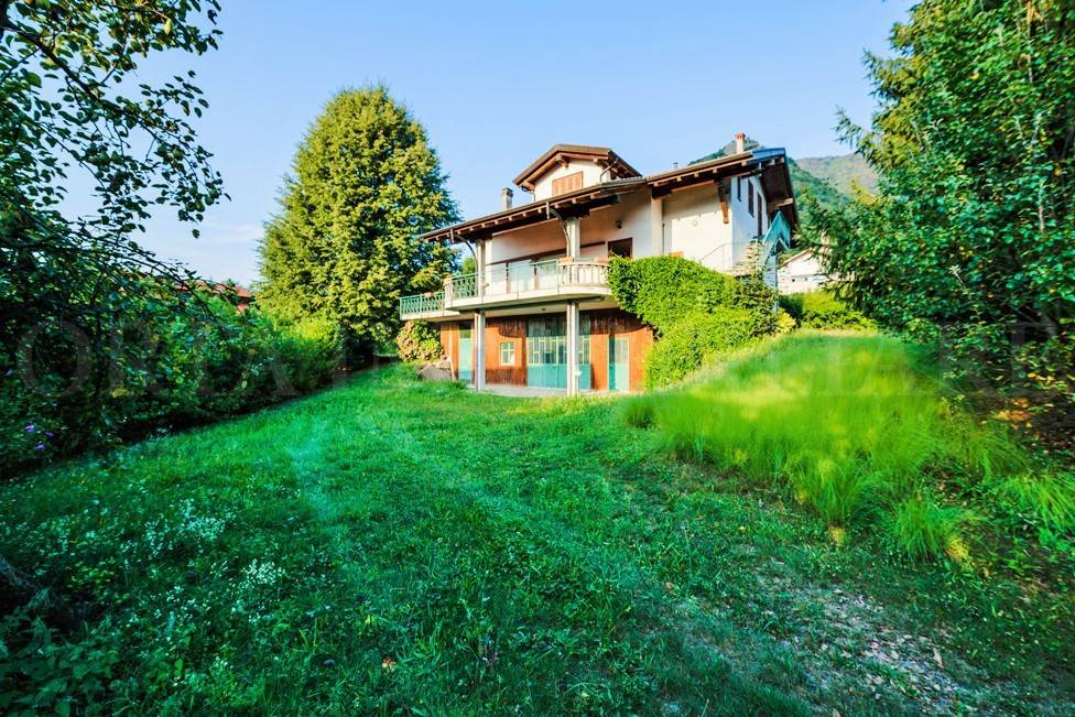 Villa Bifamiliare in vendita a Nonio via Lago, 2