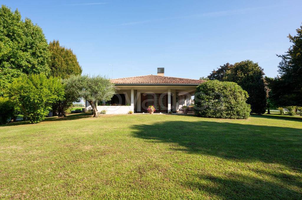 Villa in vendita a Roncade via Papa Giovanni XXIII