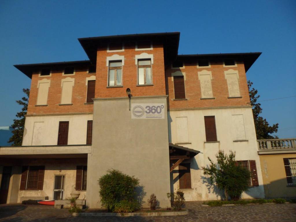 Villa in vendita a Chiari via San Bernardo