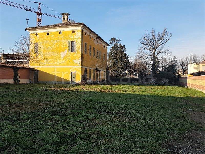 Casale in vendita a Crema via Bergamo