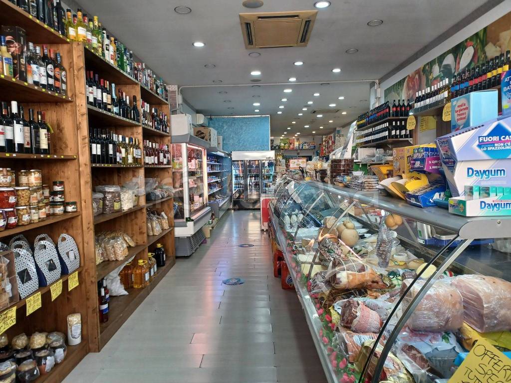 Supermercato/Minimarket in in vendita da privato a Porto Cesareo via Giuseppe Garibaldi, 12
