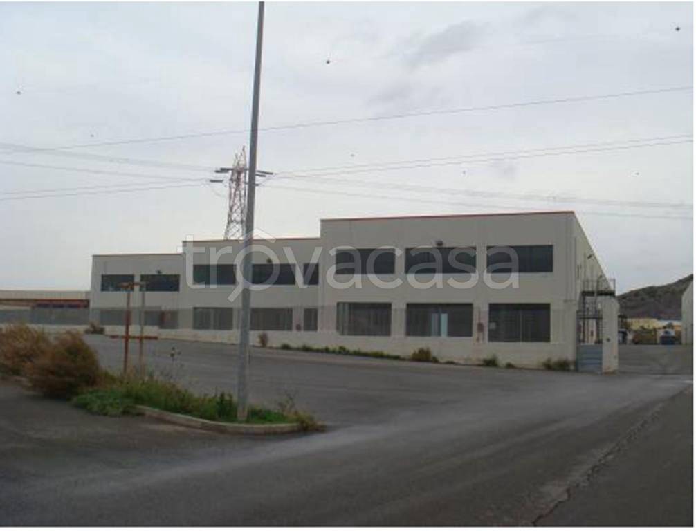 Capannone Industriale in vendita a Monastir località Matzeddu,0