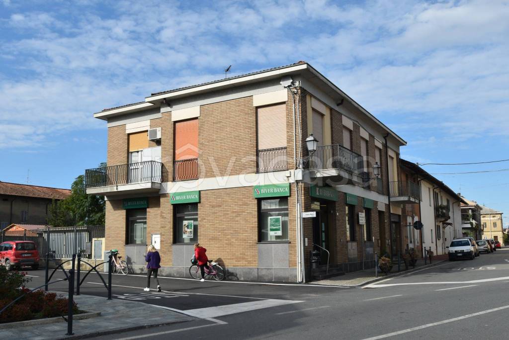 Appartamento in vendita a Ronsecco piazza Vittorio Veneto