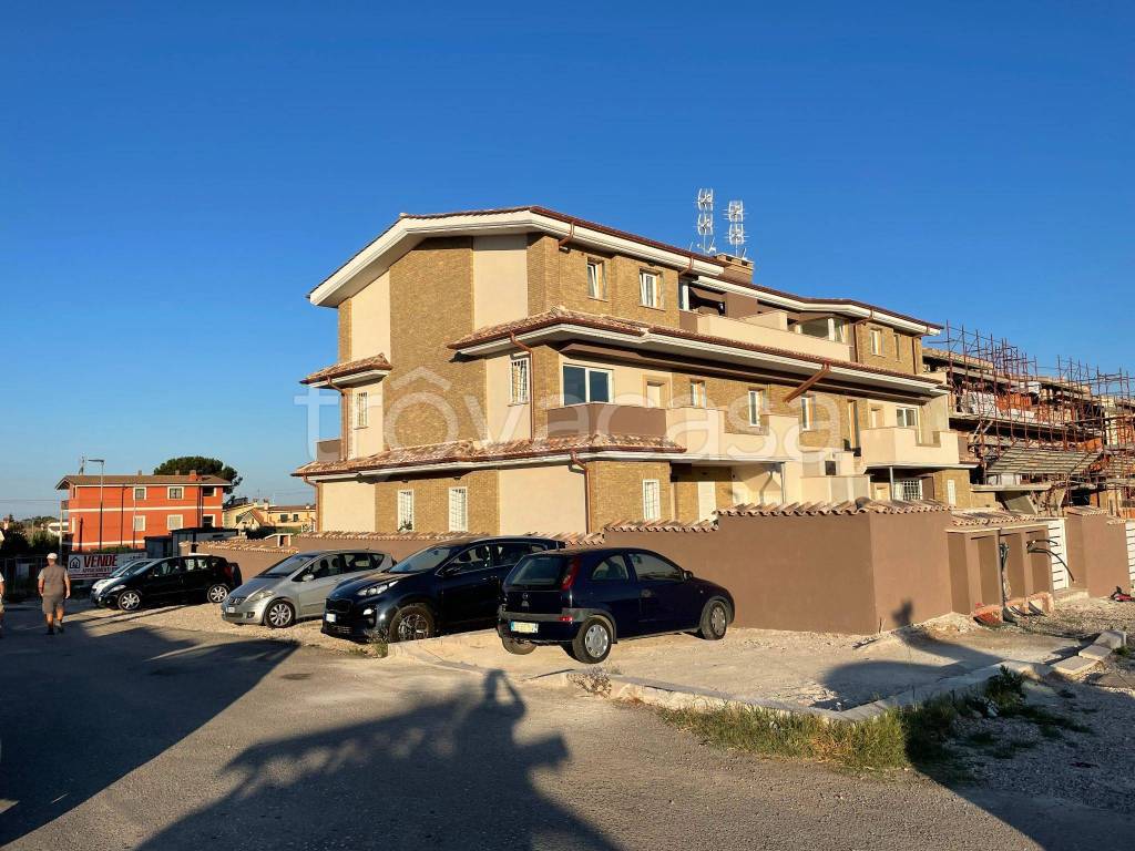 Appartamento in in vendita da privato a Pomezia via Mar Caspio, 78