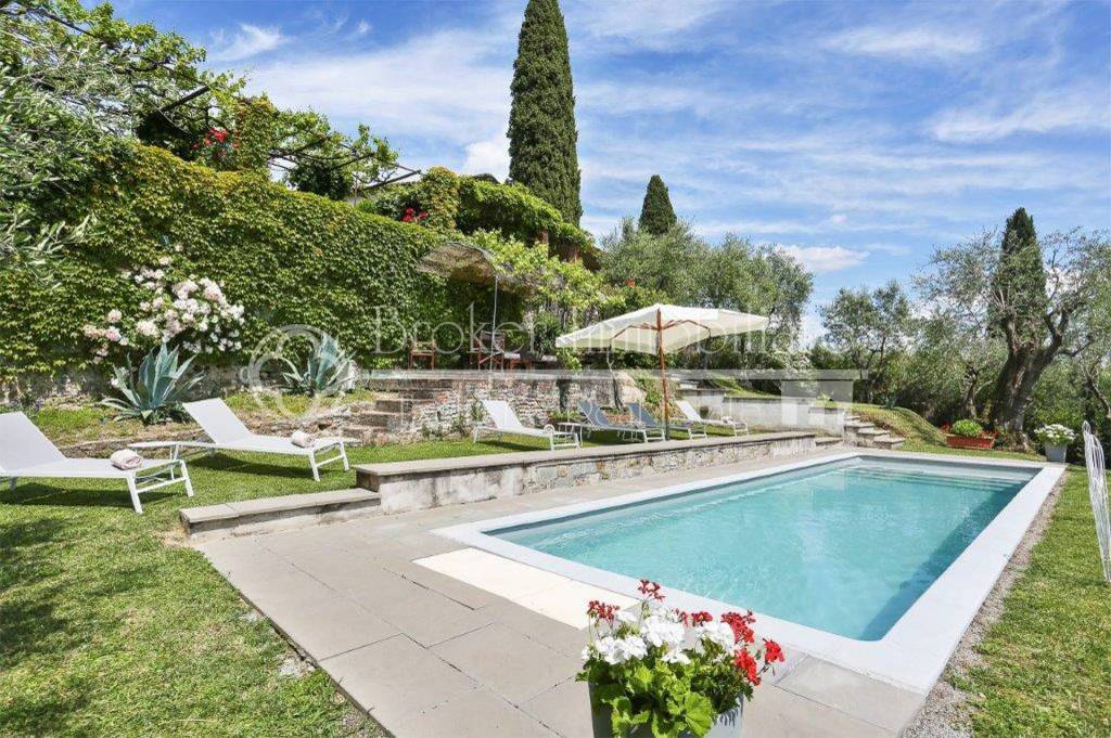 Villa in vendita a Lucca via di Mastiano e Gugliano