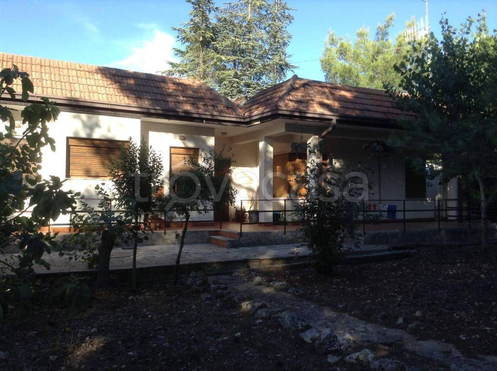 Villa in in vendita da privato a Cassano delle Murge contrada Incoronata Lagogemolo, 50
