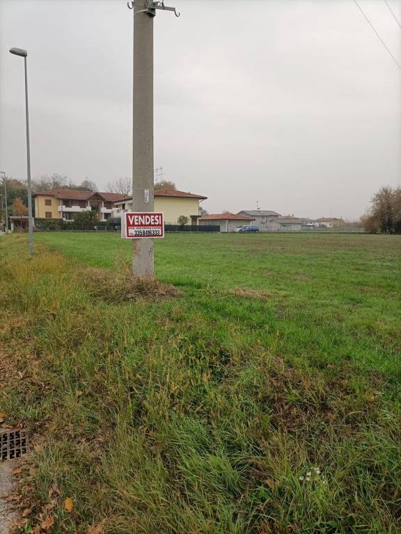 Terreno Residenziale in vendita a Fiume Veneto via Pizzati