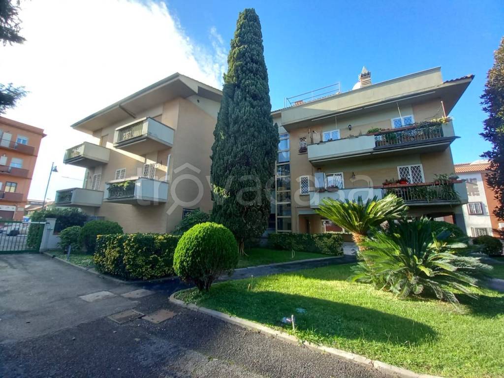 Appartamento in vendita a Ciampino via Carlo Pirzio Biroli, 58