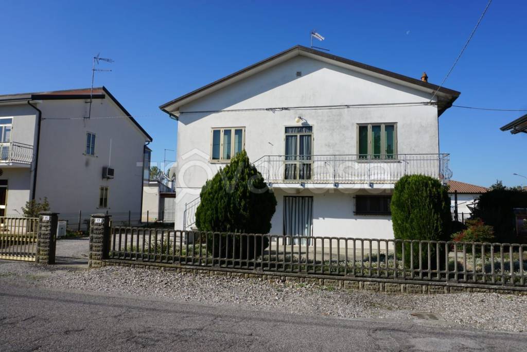 Casa Indipendente in in vendita da privato a Riva del Po via Argine Po, 15