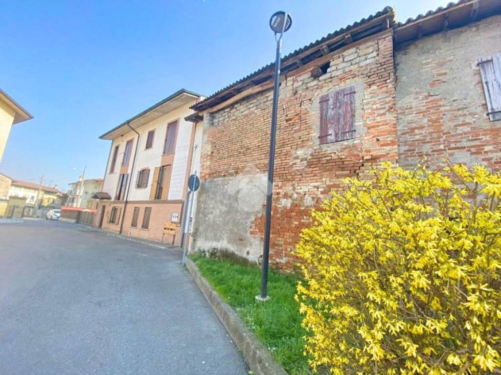 Casa Indipendente in vendita a Fornovo San Giovanni via Emilio Gallavresi, 6