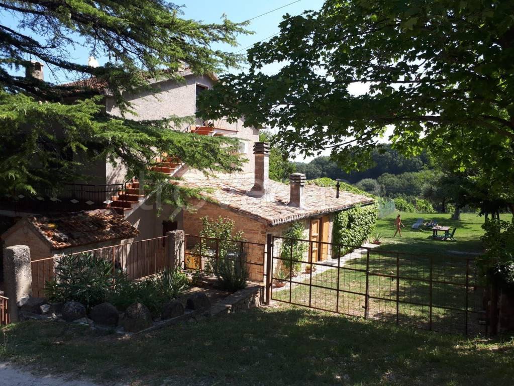 Villa in in vendita da privato ad Arcevia frazione Nidastore, 150