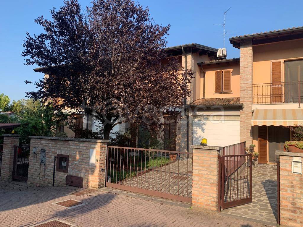 Villa a Schiera in in vendita da privato a Ripalta Cremasca via Roma