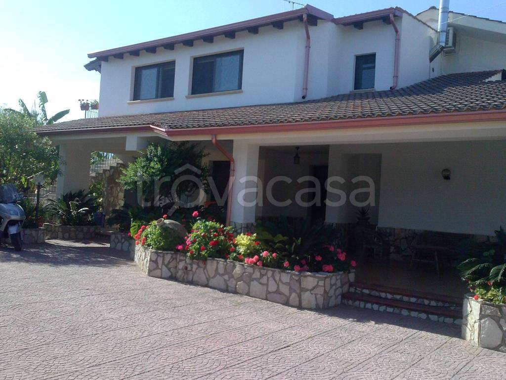 Villa in in vendita da privato a Carini via Fondo Crocco, 73