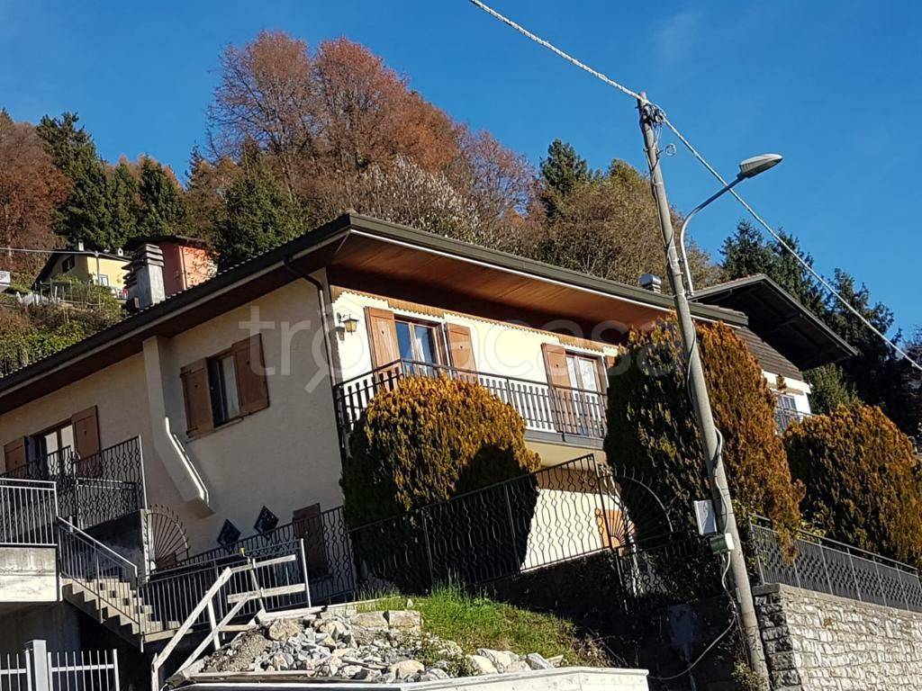 Villa in in vendita da privato a Centro Valle Intelvi via Blessagno, 51