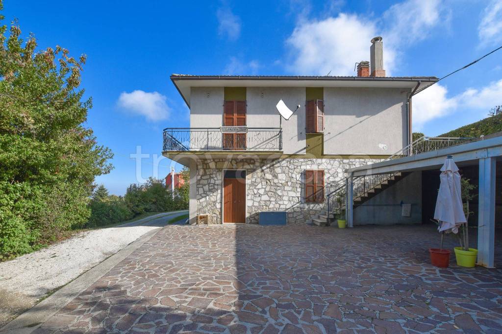 Villa in vendita a Force via Alfredino Rampi