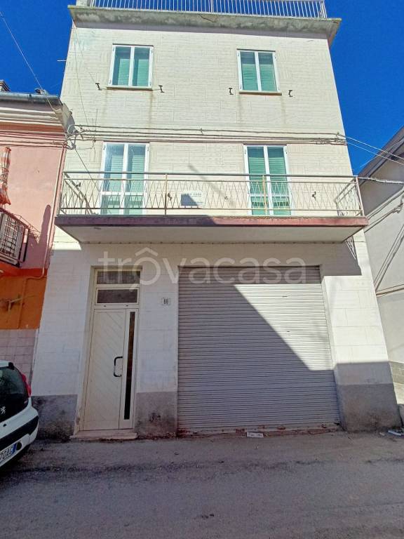 Casa Indipendente in vendita a Ortona strada Villa Torre, 36