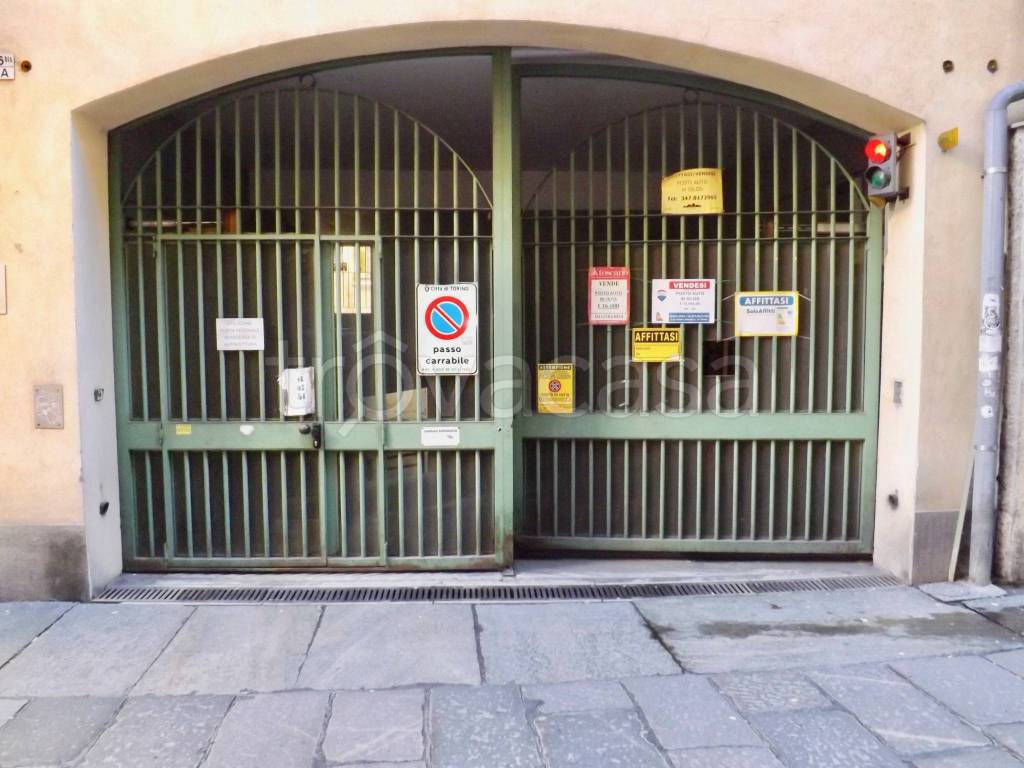 Posto Auto in vendita a Torino via Porta Palatina, 6