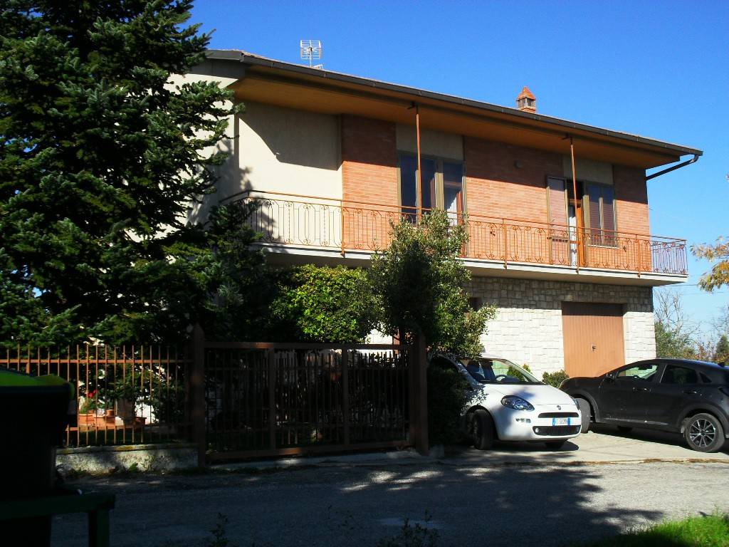 Villa in vendita ad Avigliano Umbro sp37