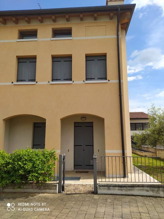 Villa Bifamiliare in in vendita da privato a Povegliano via Sambughè, 1