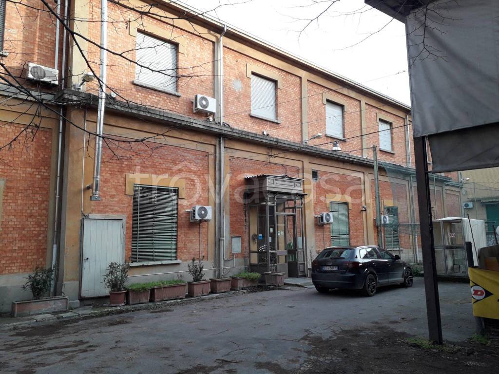 Impianto Sportivo in vendita a Parma via Volturno, 29