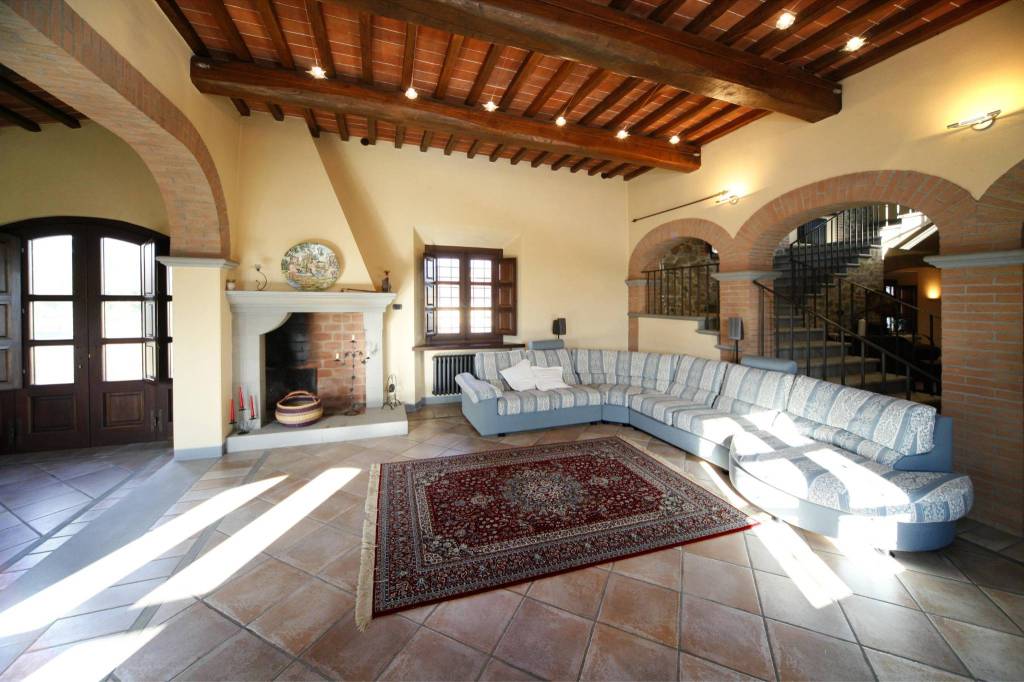 Villa in vendita a Monsummano Terme piazza Giuseppe Giusti, 55
