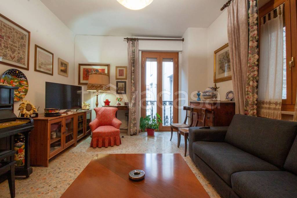 Appartamento in vendita a Pisa piazza Giuseppe Garibaldi, 10