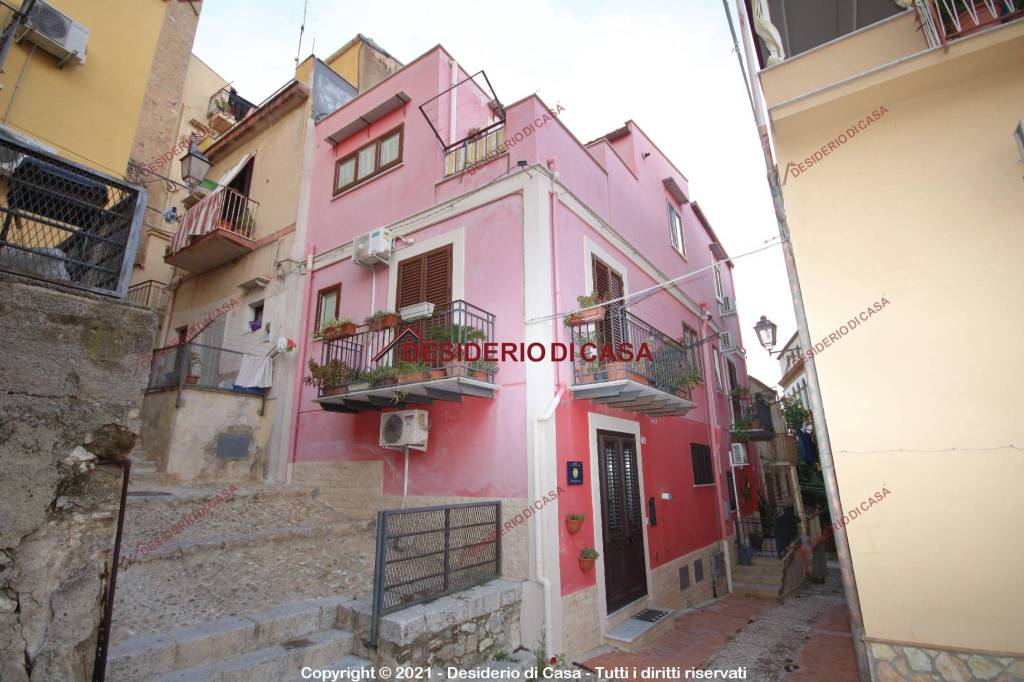 Casa Indipendente in vendita a Termini Imerese via Sant'Ignazio, 1