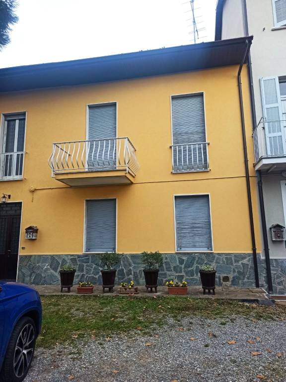Casa Indipendente in vendita a Merate viale Giuseppe Verdi, 67