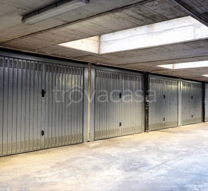Garage in vendita a Rivoli via Luigi Gatti