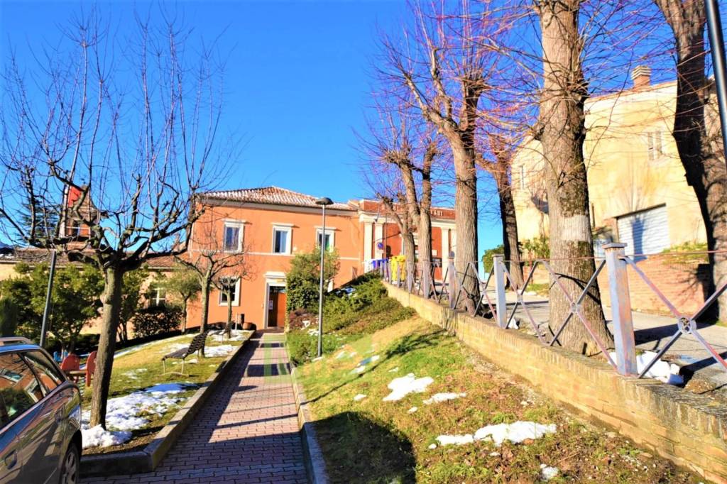 Villa in vendita a Sant'Angelo in Pontano via Monte