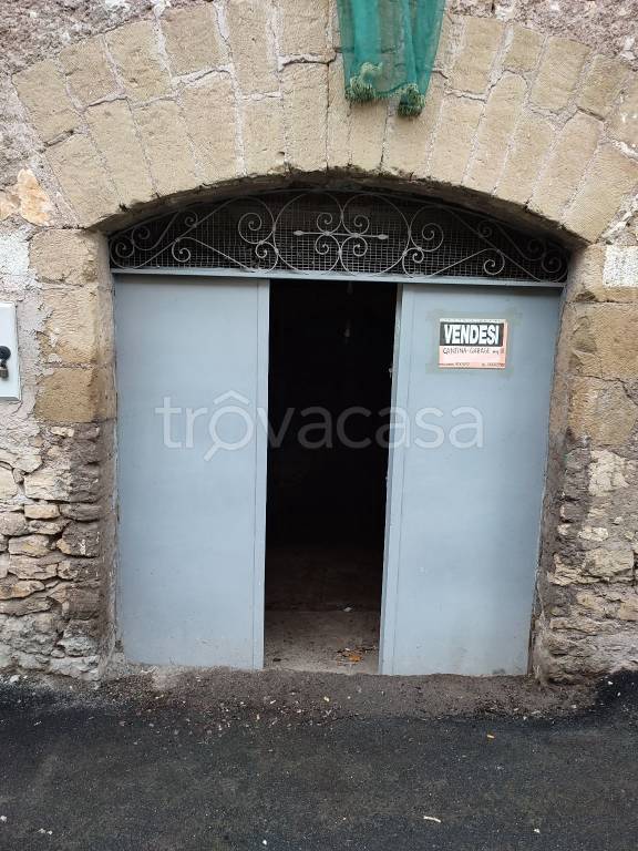 Garage in vendita a Castel Madama vicolo degli Olmi