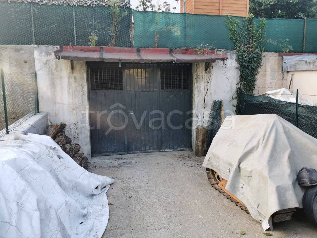 Magazzino in in vendita da privato a Pesaro strada Case Bruciate, 48