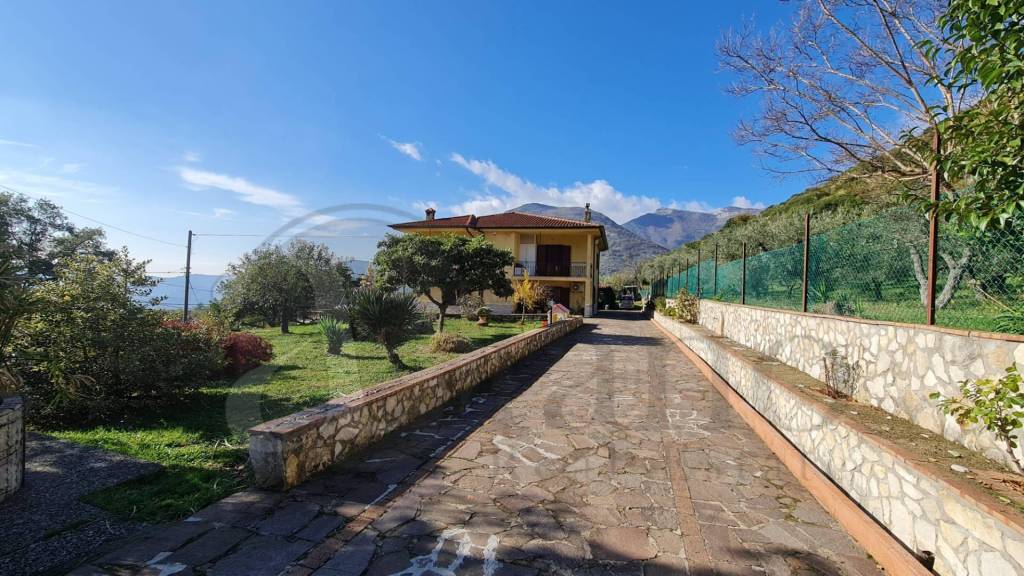 Villa in vendita a Maenza strada Statale Carpinetana 609, snc