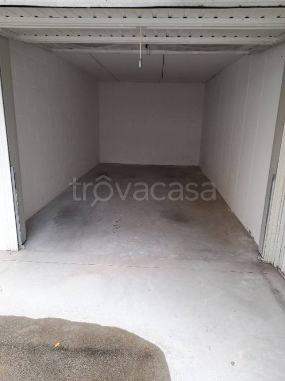 Garage in vendita a Udine via Pietro di Brazzà, 7