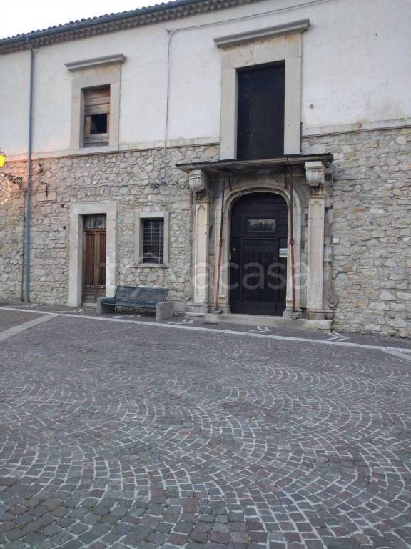 Appartamento in in vendita da privato a Rosello piazza Municipio, 21