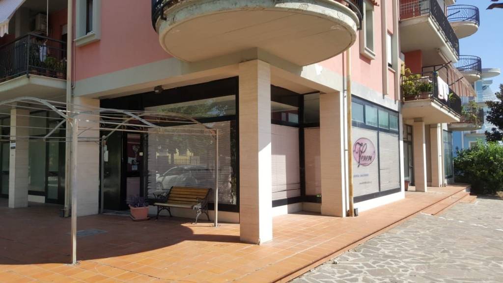 Centro Estetico/Solarium/Benessere in in vendita da privato a Fossacesia via 1 Maggio, 25