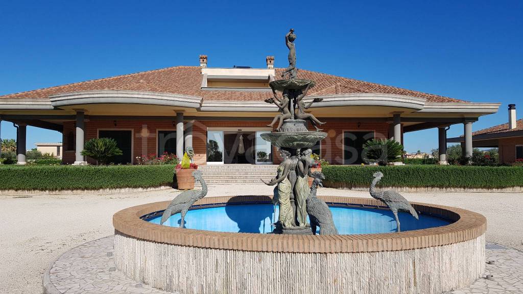 Villa in vendita ad Aprilia via Torre del Padiglione, 47