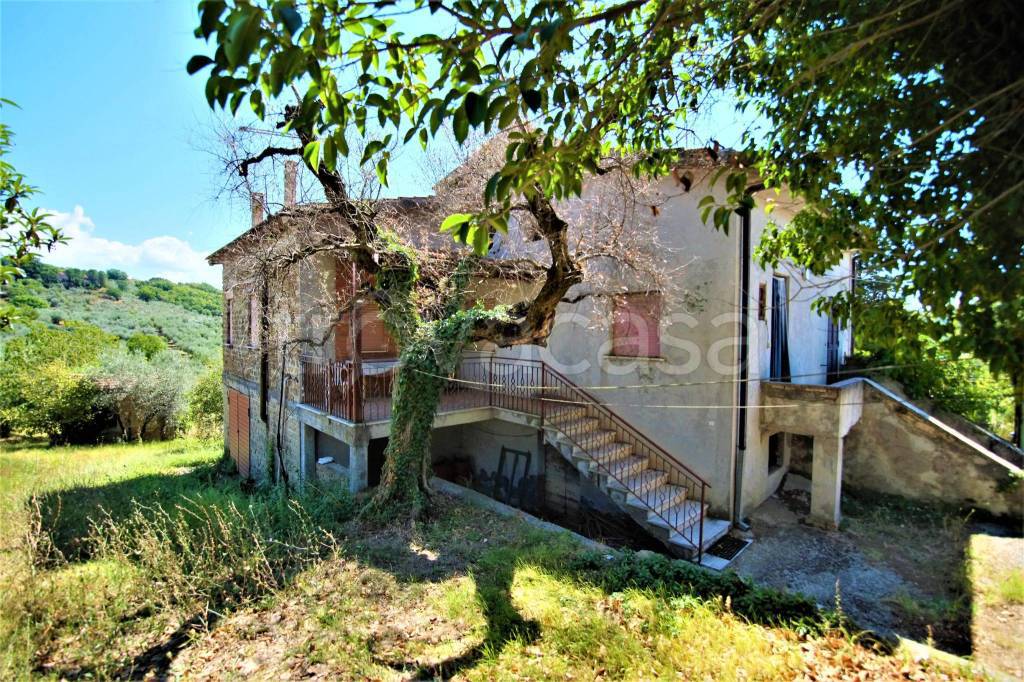 Villa Bifamiliare in vendita a Poggio Nativo via Capolli