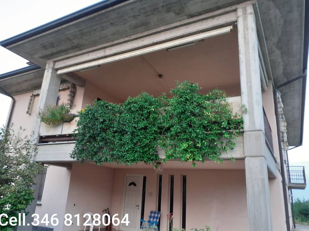 Villa in in vendita da privato a Sannazzaro de' Burgondi via Gorana, 50