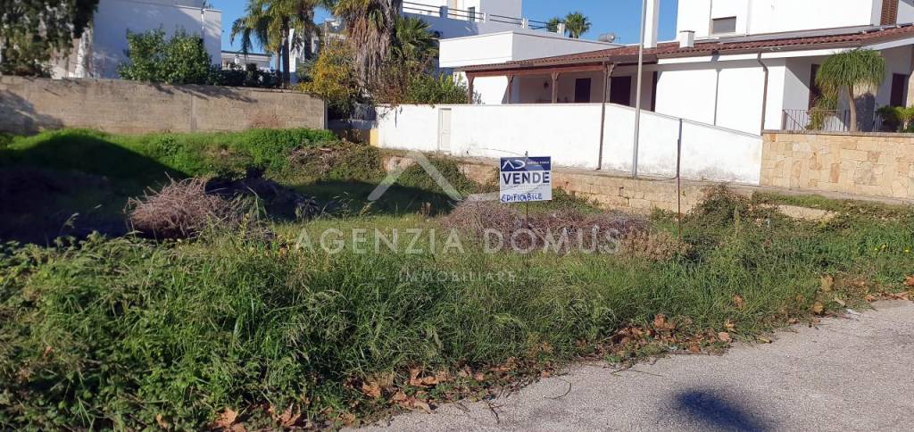 Terreno Residenziale in vendita a Taviano via w. Tobagi