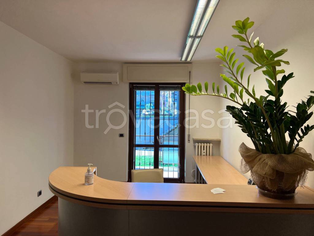 Ufficio in in affitto da privato a Verona via Gaetano Donizetti, 5