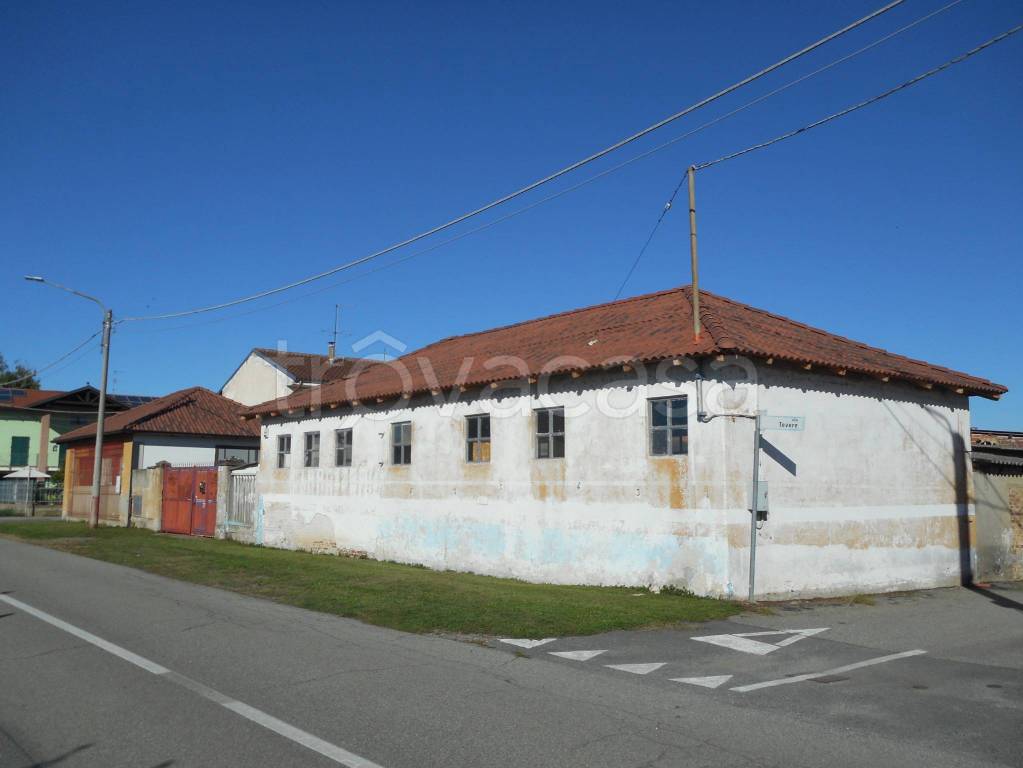 Capannone Industriale in vendita a Tronzano Vercellese via per Santhià, 34