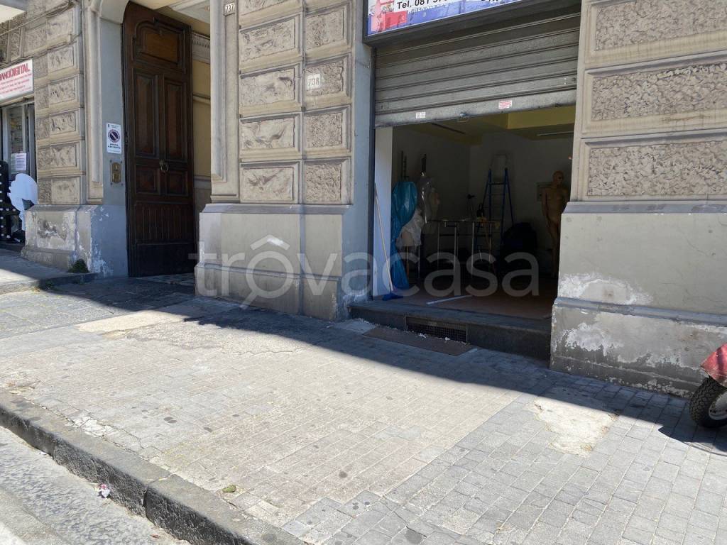 Negozio in vendita a Napoli corso Vittorio Emanuele, 738