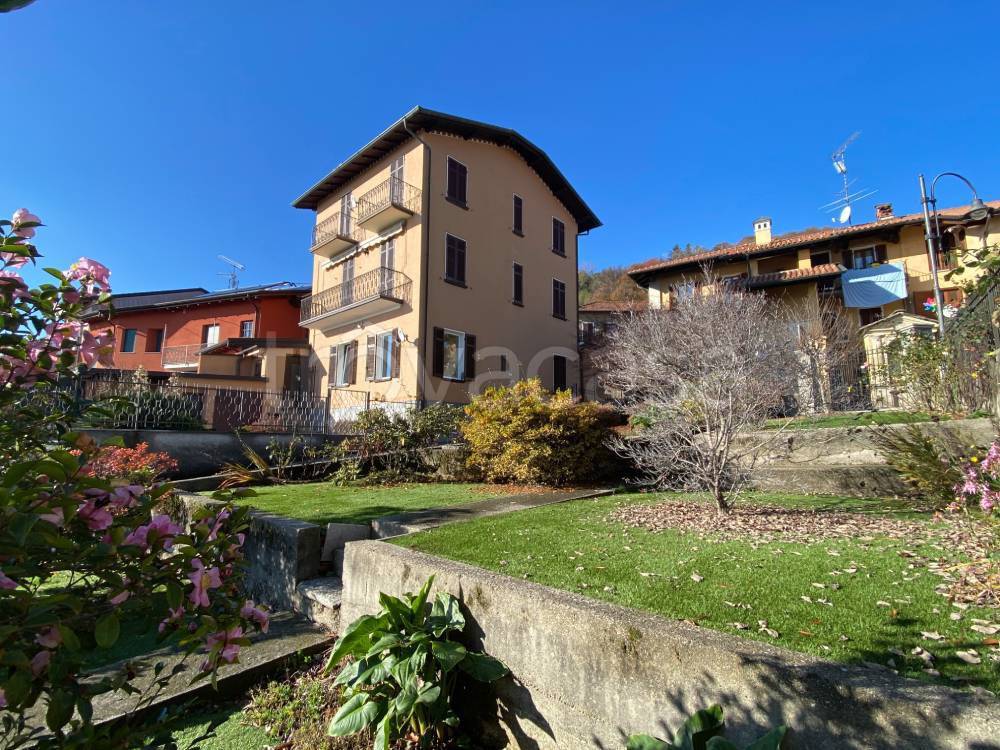 Casa Indipendente in vendita a Massino Visconti