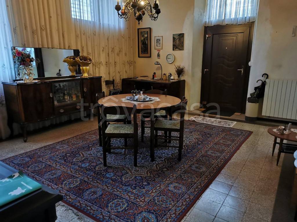 Appartamento in vendita a Cuasso al Monte via Roma, 90