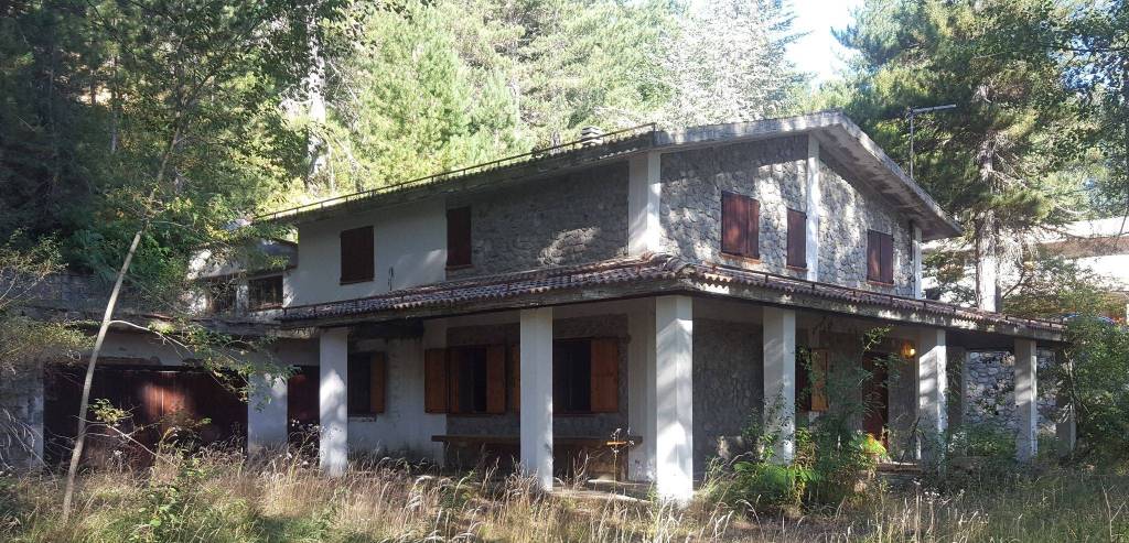 Villa in in vendita da privato a Cotronei caprara, 50