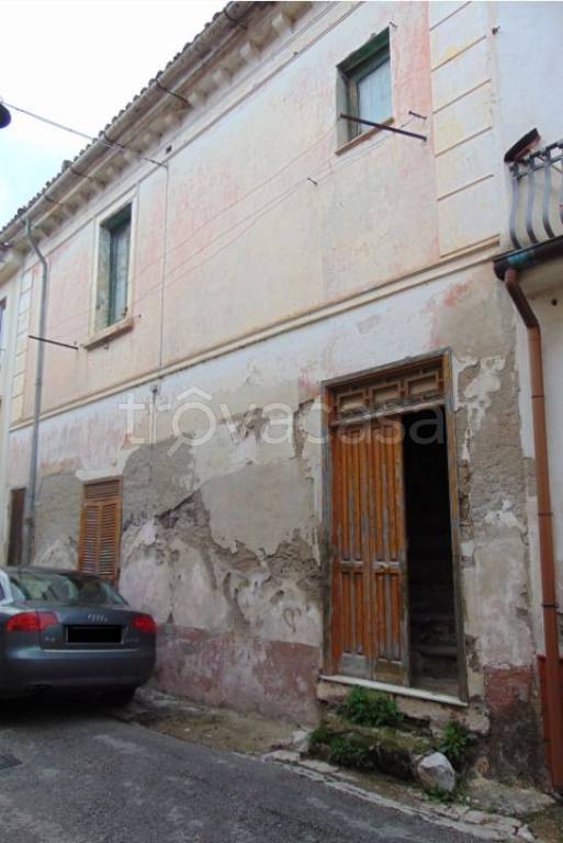 Intero Stabile in in vendita da privato a San Salvatore Telesino vico Operaio, 1
