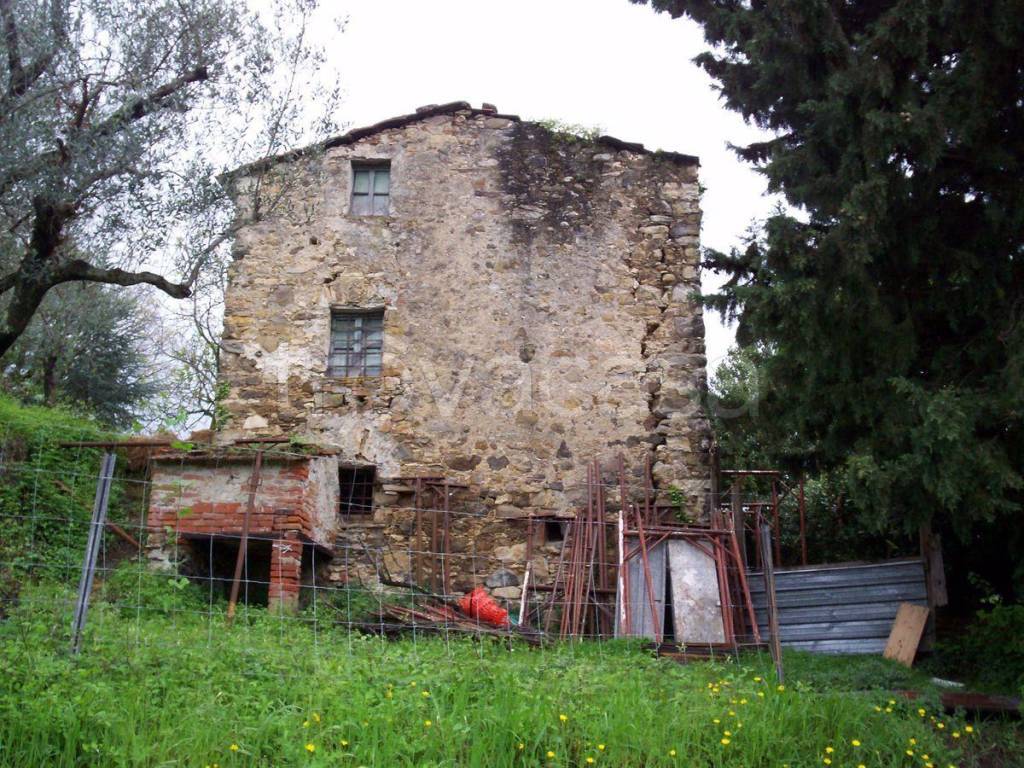 Casa Indipendente in vendita a Fosdinovo via Paghezzana, 4