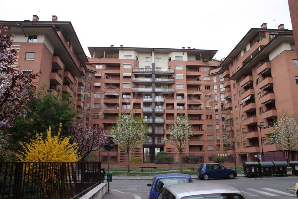 Garage in vendita a Torino via Lodovico Antonio Muratori, 14