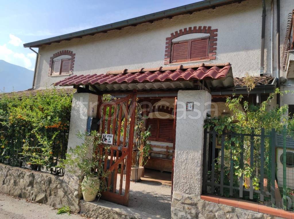 Villa in in vendita da privato a San Vincenzo Valle Roveto via 24 Maggio, 4
